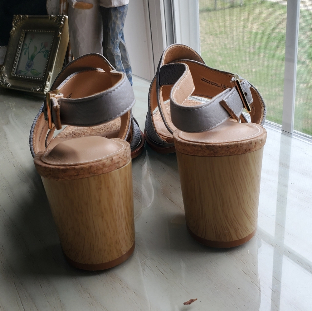 Clarks Sandals - Picture 8 of 9